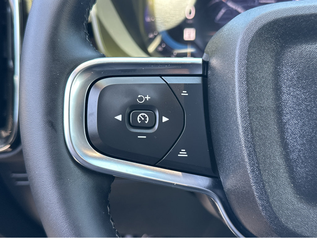 2023 Volvo XC40 Plus - Photo 22