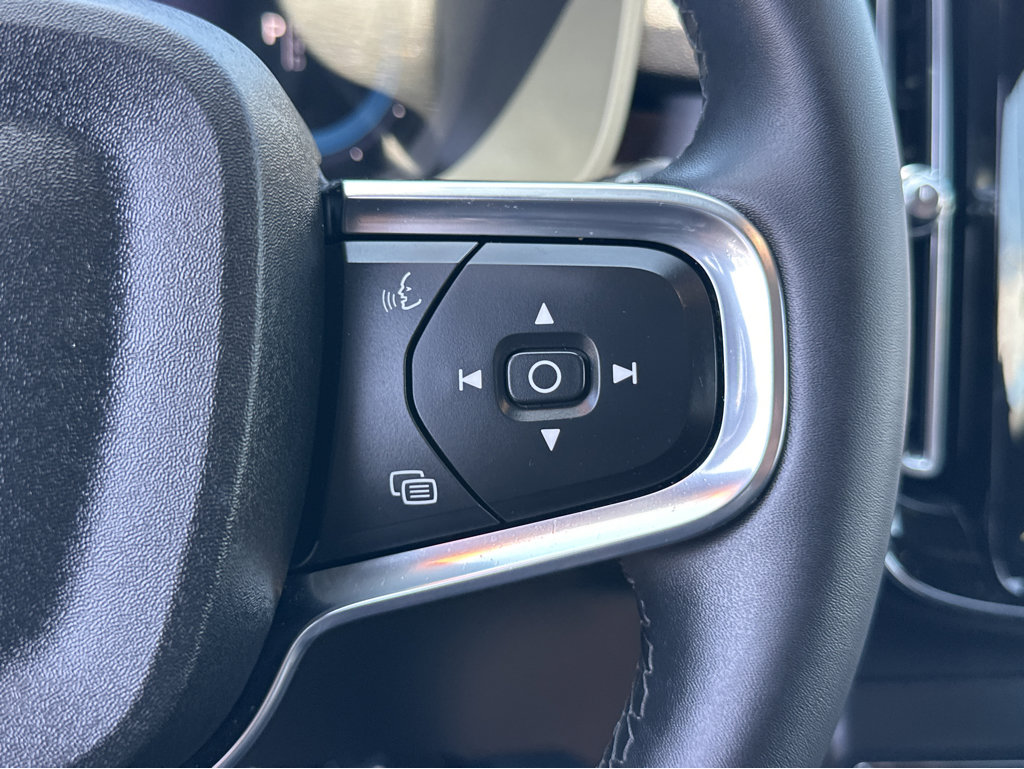2023 Volvo XC40 Plus - Photo 23