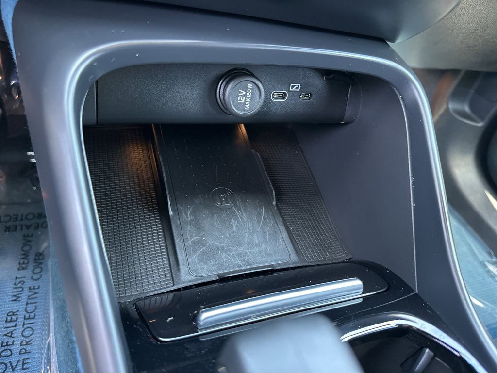 2023 Volvo XC40 Plus - Photo 26