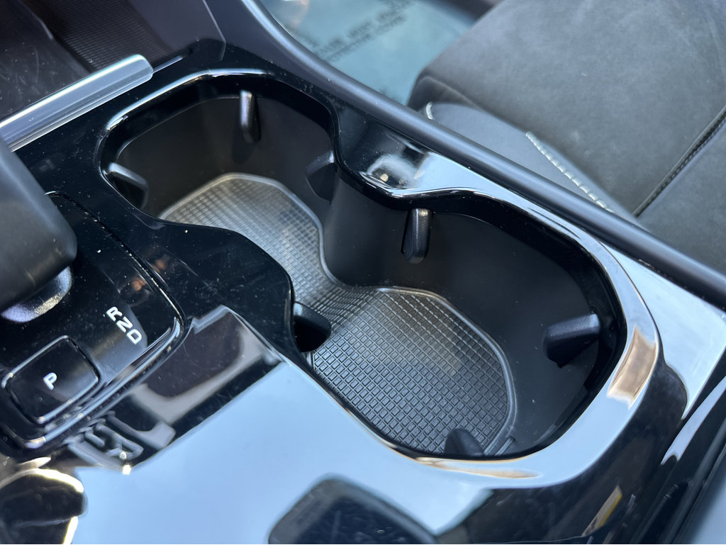 2023 Volvo XC40 Plus - Photo 28
