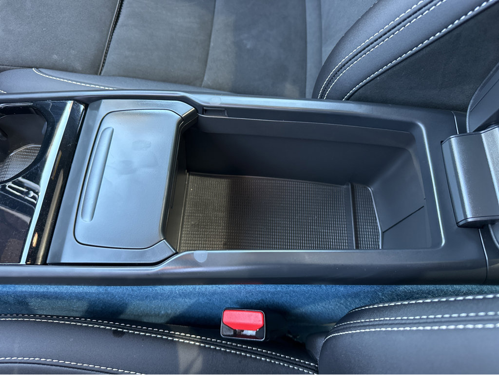 2023 Volvo XC40 Plus - Photo 29
