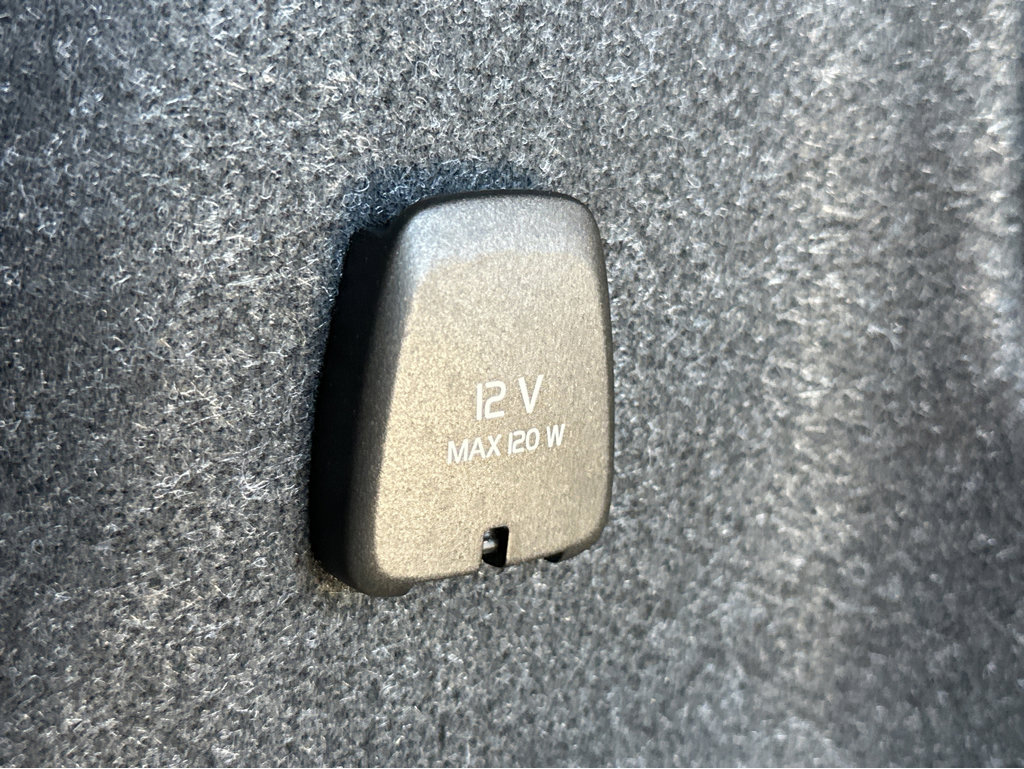 2023 Volvo XC40 Plus - Photo 36