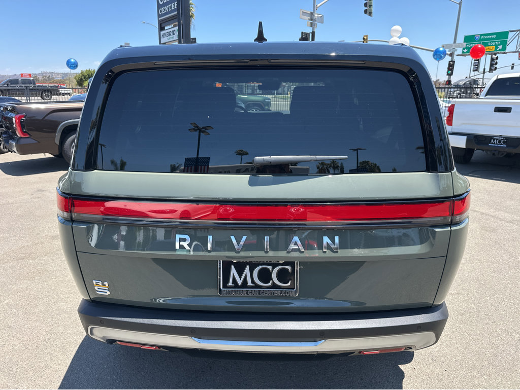 2022 Rivian R1S Launch Edition photo 11