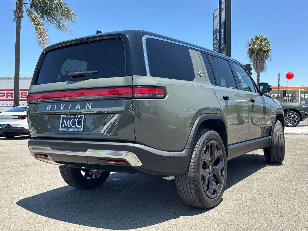 2022 Rivian R1S Launch Edition photo 12