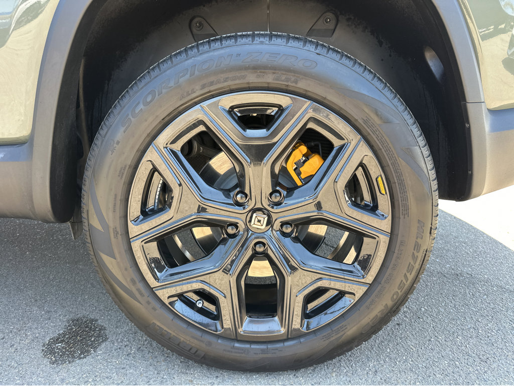 2022 Rivian R1S Launch Edition photo 13