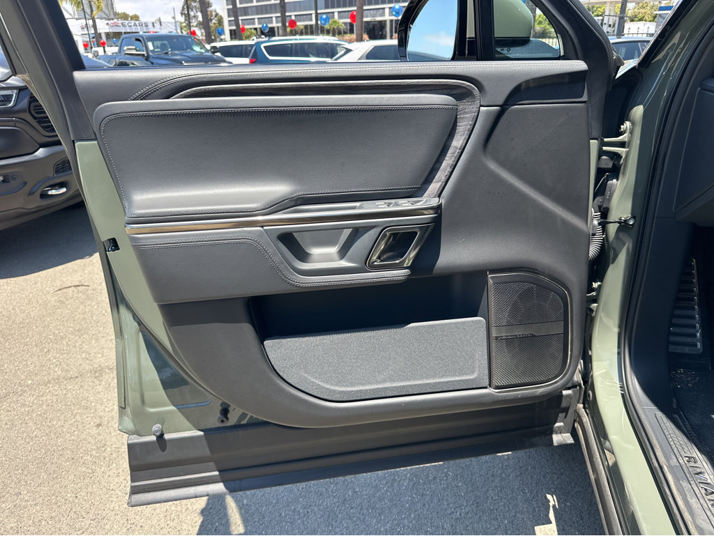 2022 Rivian R1S Launch Edition photo 14