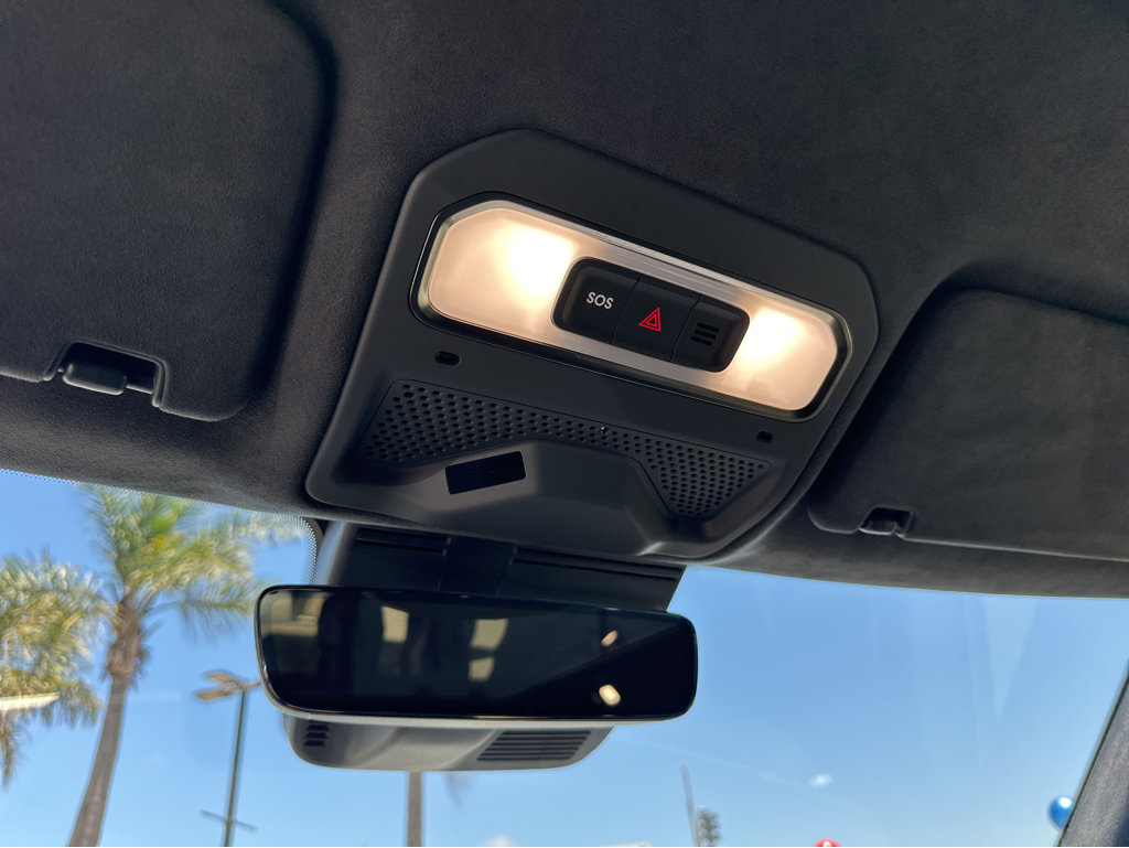 2022 Rivian R1S Launch Edition photo 23