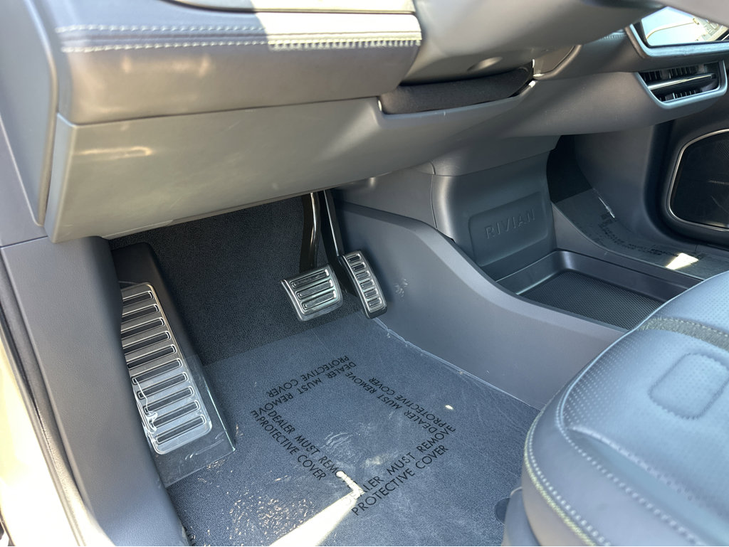 2022 Rivian R1S Launch Edition photo 26