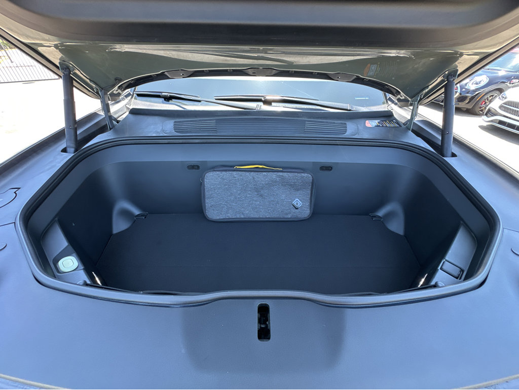 2022 Rivian R1S Launch Edition photo 39