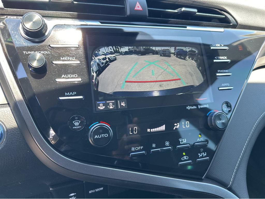 2019 Toyota Camry Hybrid SE photo 4