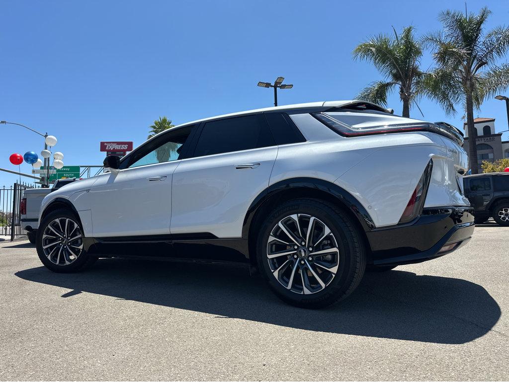 2024 Cadillac Lyriq Sport photo 3