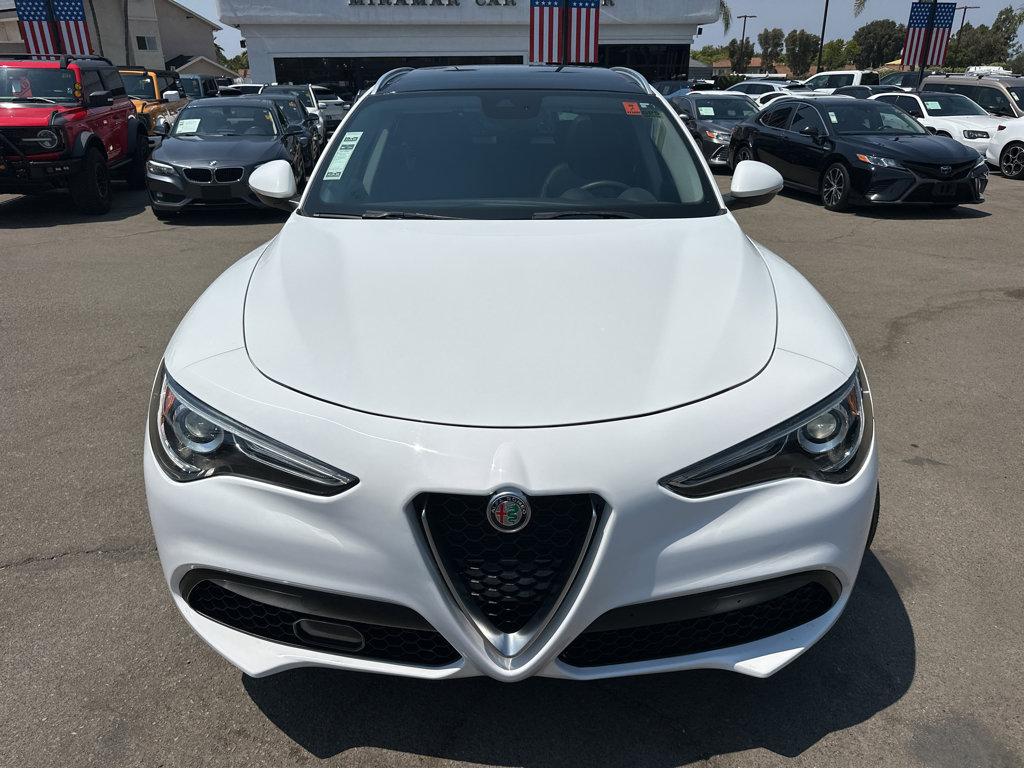 2019 Alfa Romeo Stelvio Ti Sport photo 2