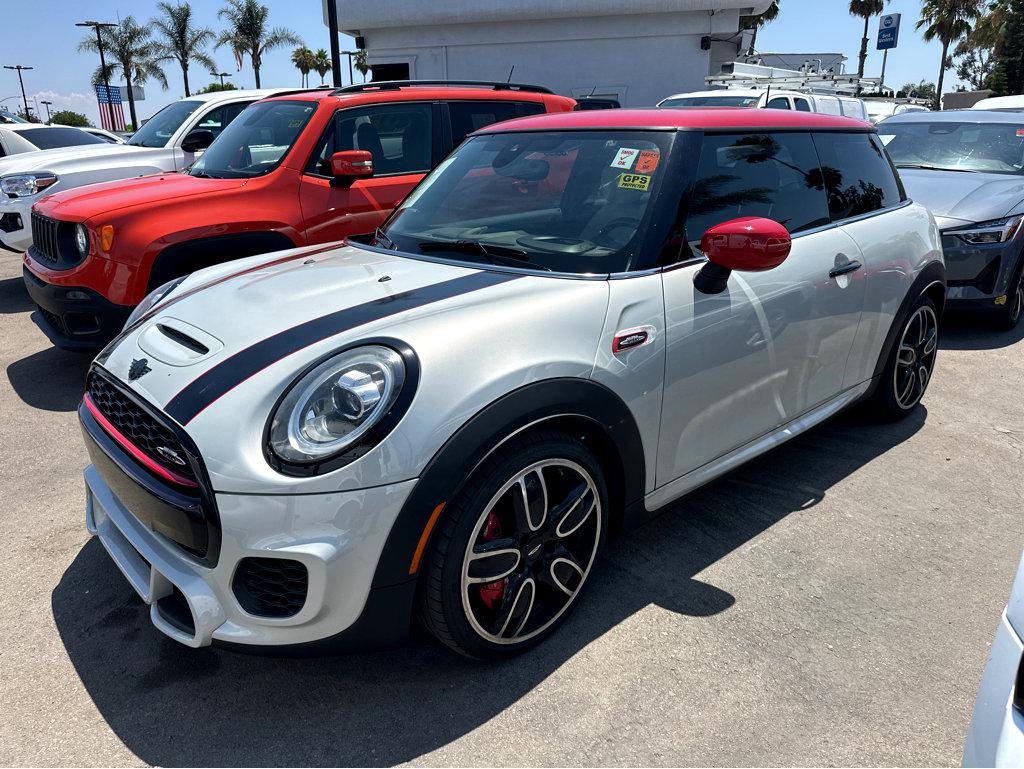 2020 Mini Cooper 2 Door Hardtop Iconic photo 4
