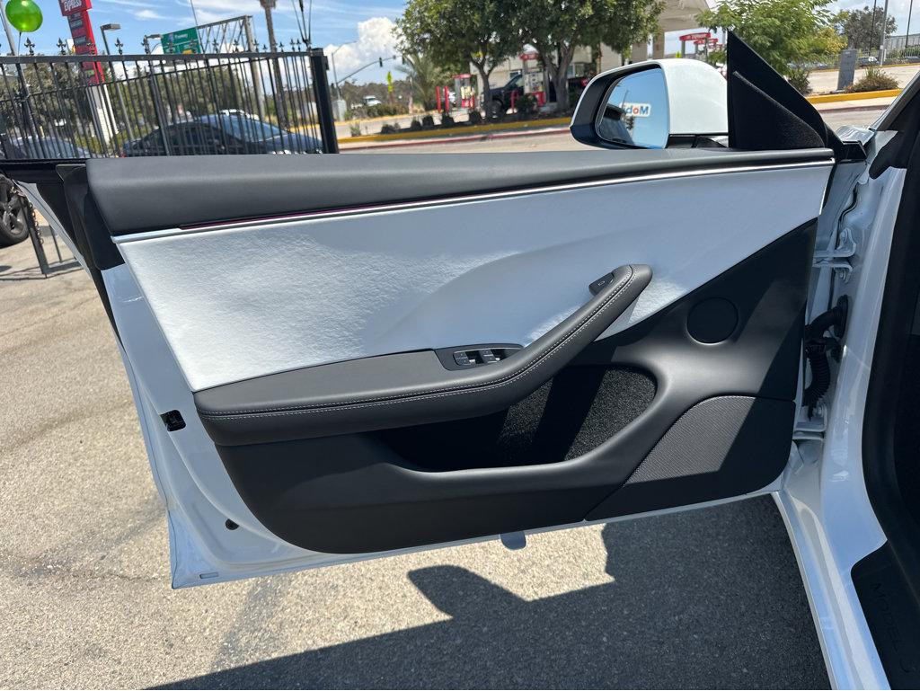 2025 Tesla Model 3 Long Range photo 14