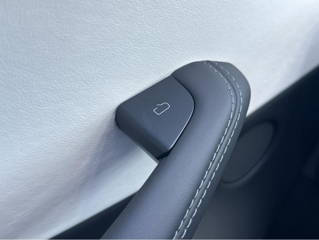2025 Tesla Model 3 Long Range photo 24