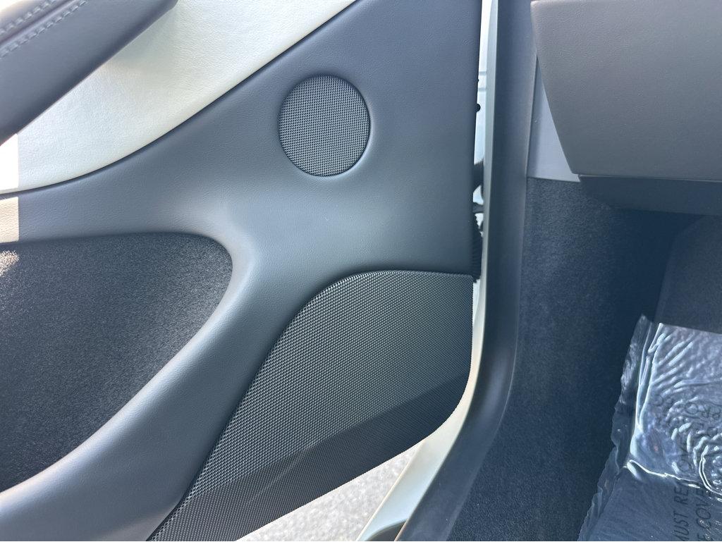 2025 Tesla Model 3 Long Range photo 26