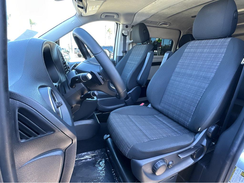 2016 Mercedes Benz Metris Passenger Van photo 7