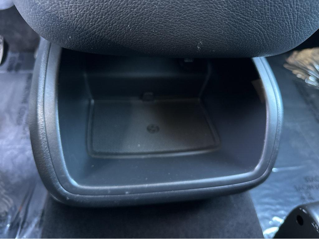 2016 Mercedes Benz Metris Passenger Van photo 24