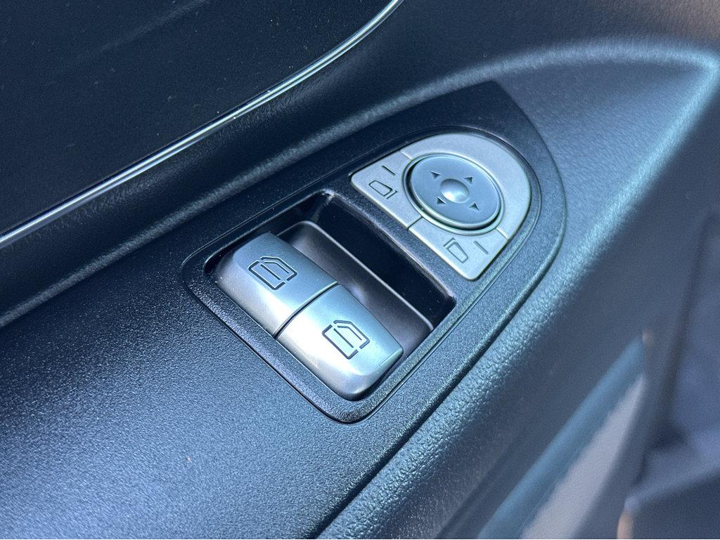 2016 Mercedes Benz Metris Passenger Van photo 27
