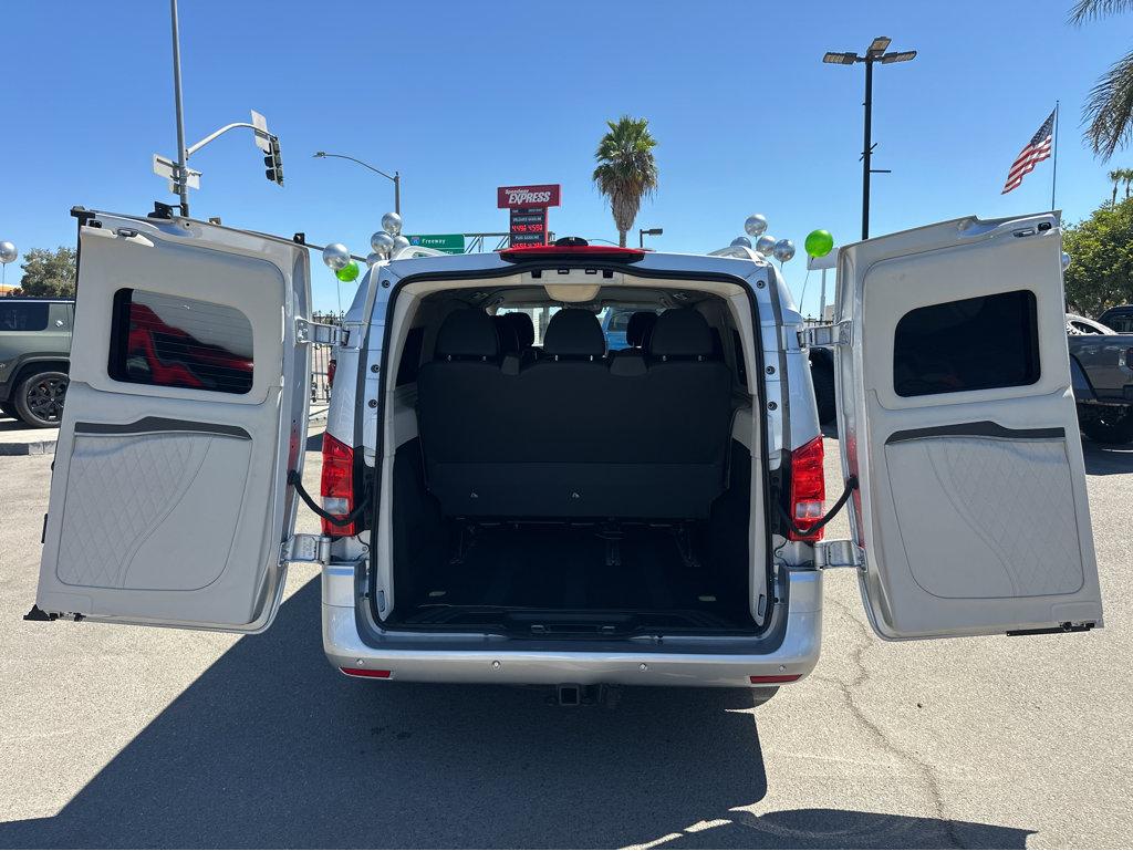 2016 Mercedes Benz Metris Passenger Van photo 29