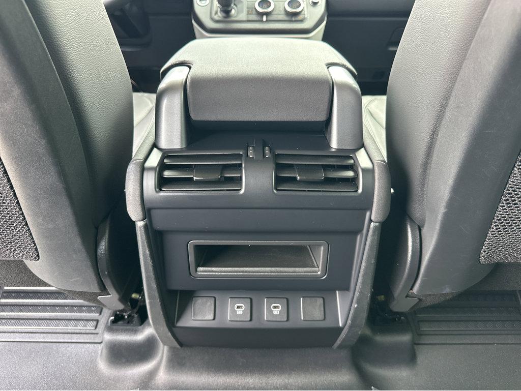 2023 Land Rover Defender S photo 12