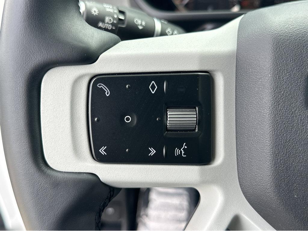 2023 Land Rover Defender S photo 17