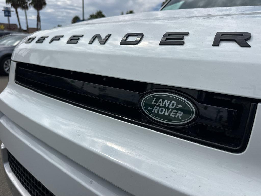 2023 Land Rover Defender S photo 37