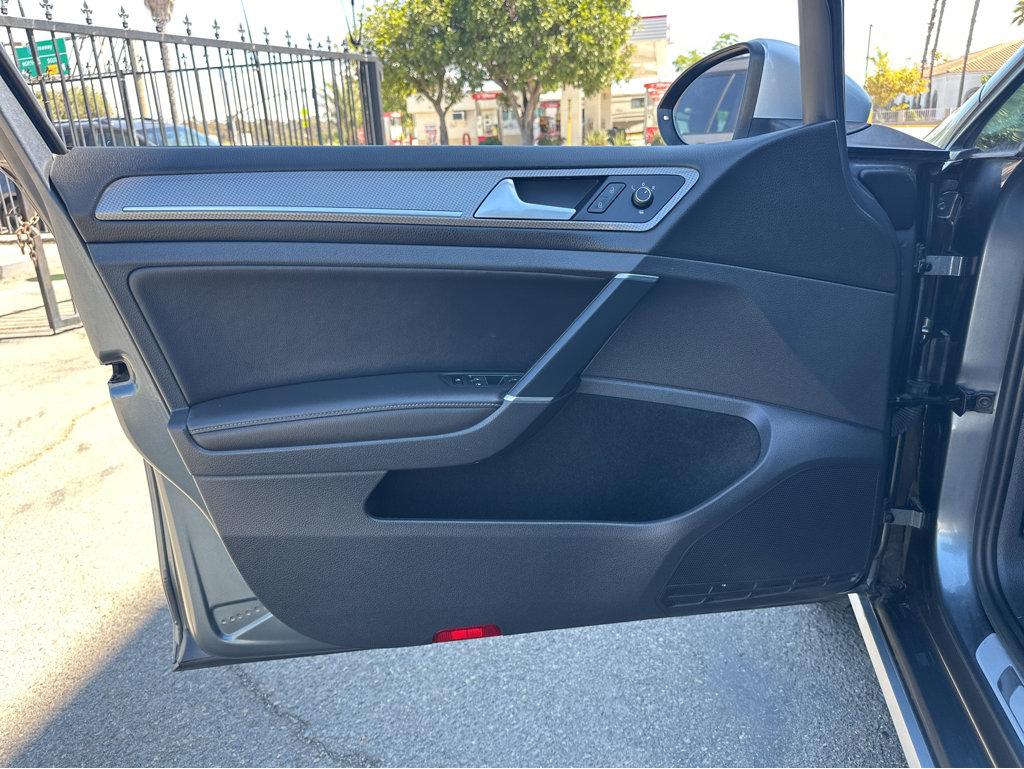 2017 Volkswagen Golf Alltrack SEL photo 15