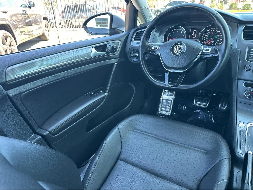 2017 Volkswagen Golf Alltrack SEL photo 18