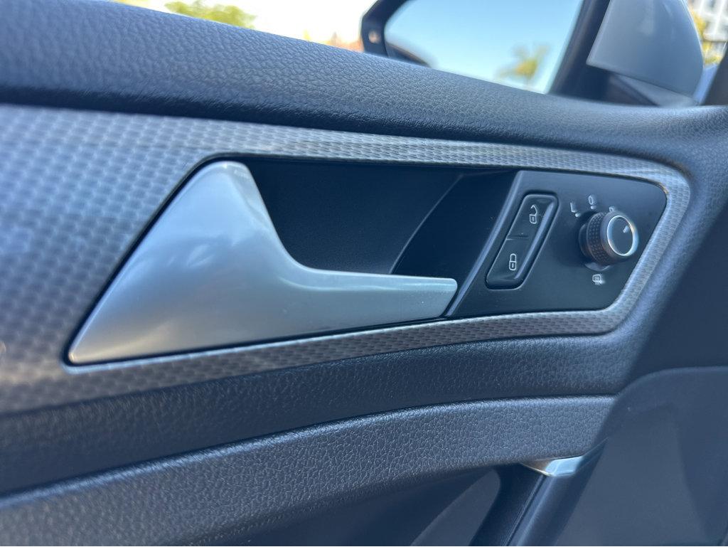 2017 Volkswagen Golf Alltrack SEL photo 33