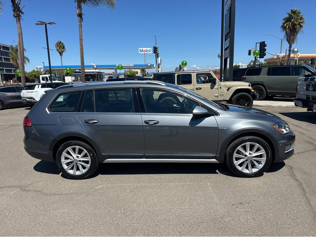 2017 Volkswagen Golf Alltrack SEL photo 39