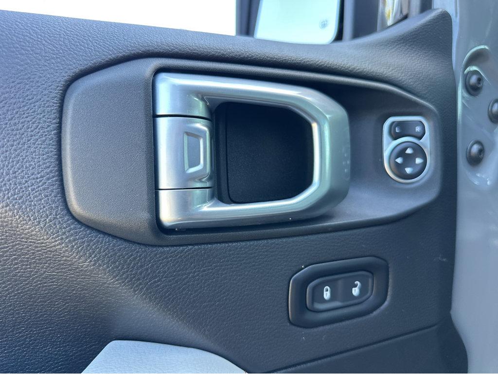 2022 Jeep Wrangler 4xe Unlimited Sahara High Altitude photo 30