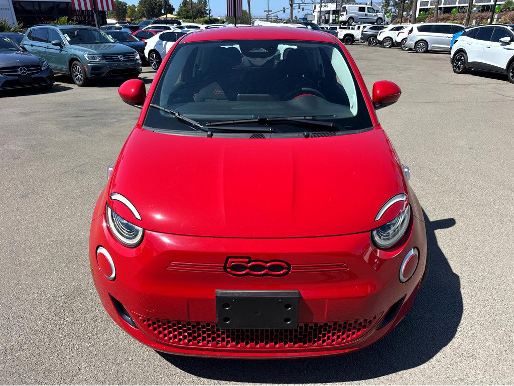2024 Fiat 500e Red photo 2