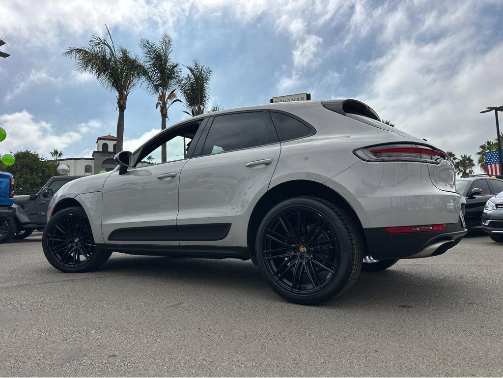 2019 Porsche Macan photo 2