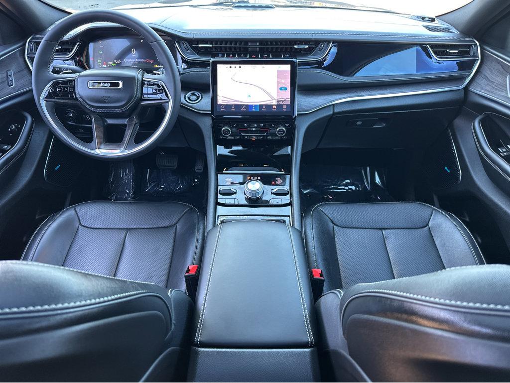 2023 Jeep Cherokee Overland 4xe photo 2