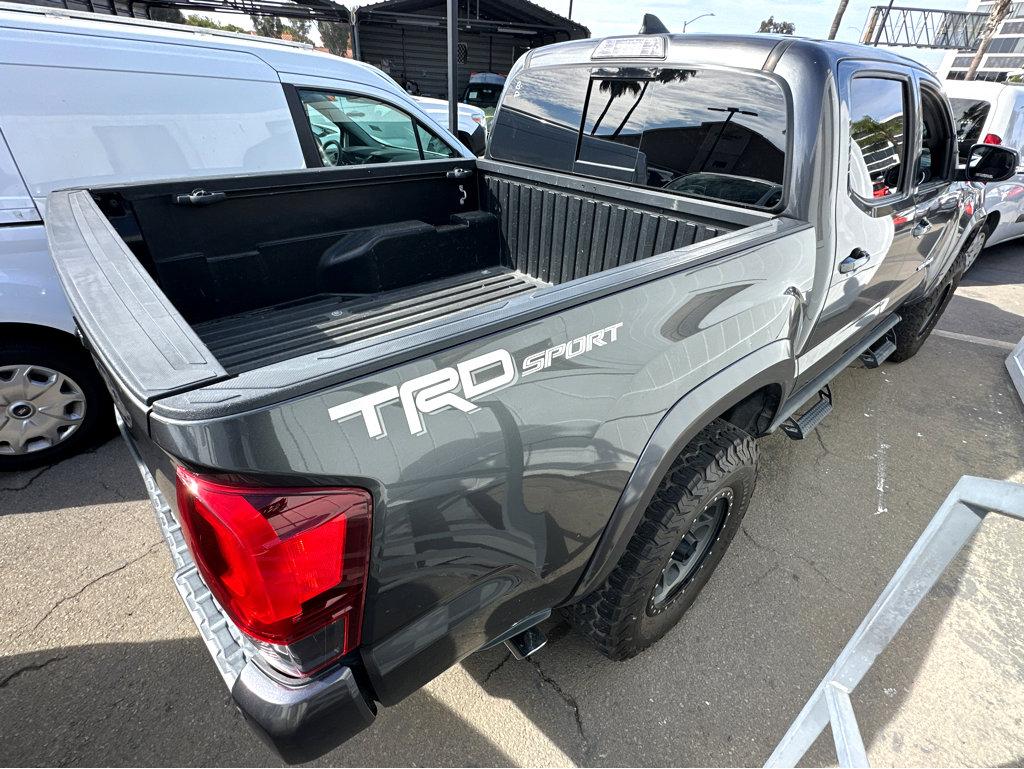 2019 Toyota Tacoma TRD Sport photo 4