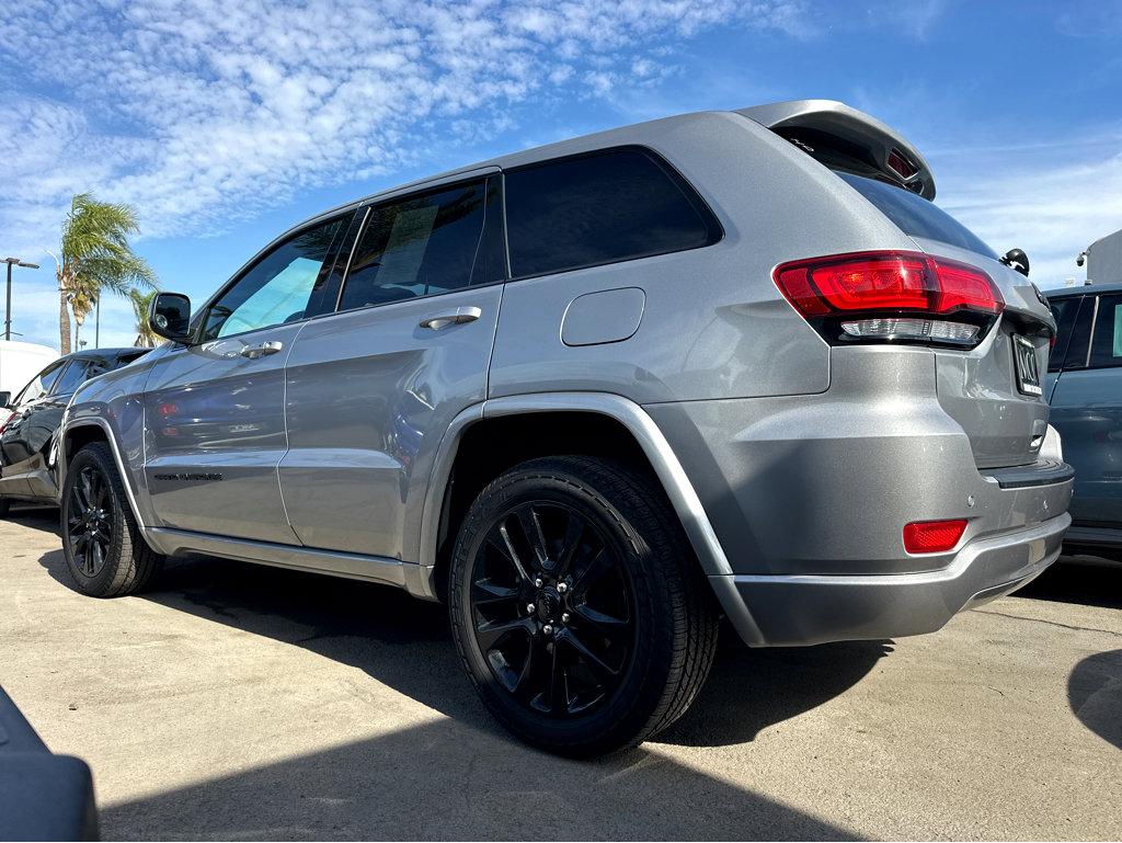 2019 Jeep Grand Cherokee Altitude photo 3