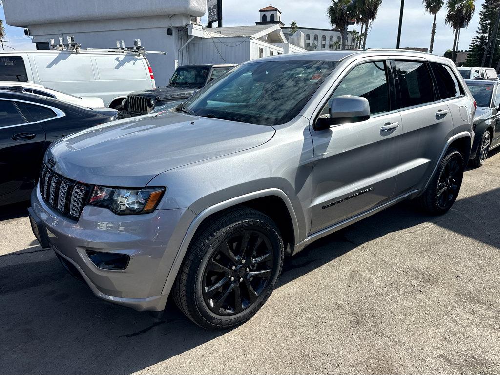 2019 Jeep Grand Cherokee Altitude photo 4