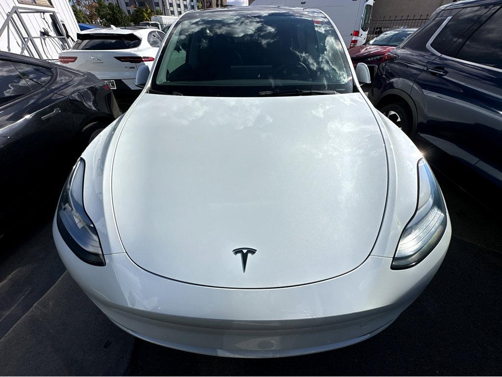 2021 Tesla Model Y Standard Range photo 2