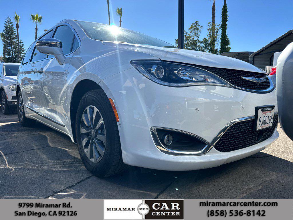 2020 Chrysler Pacifica Hybrid Limited's photo