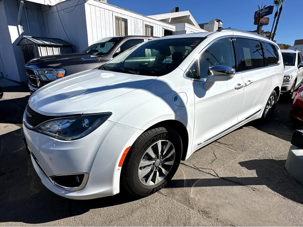 2020 Chrysler Pacifica Hybrid Limited photo 4