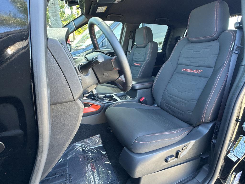 Nissan Frontier photo 8