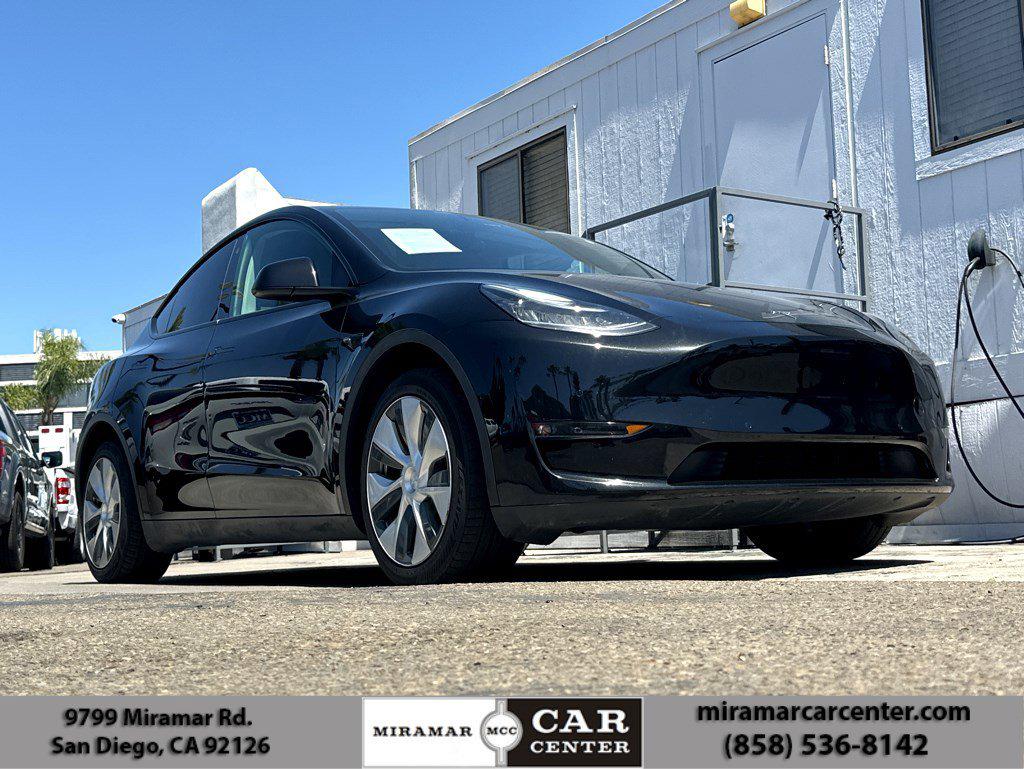 2022 Tesla Model Y Long Range Dual Motor All-Wheel Drive's photo