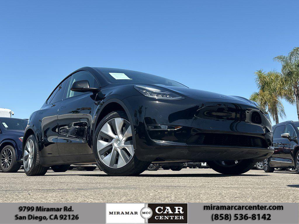 2022 Tesla Model Y Long Range Dual Motor All-Wheel Drive's photo