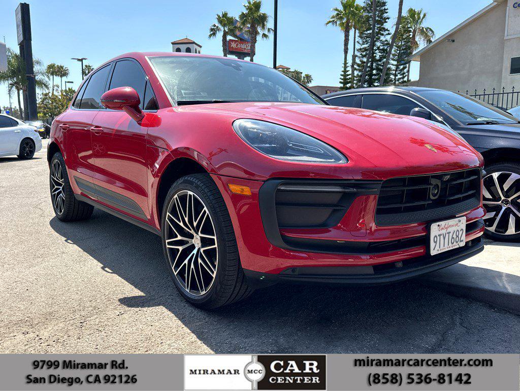 2024 Porsche Macan's photo