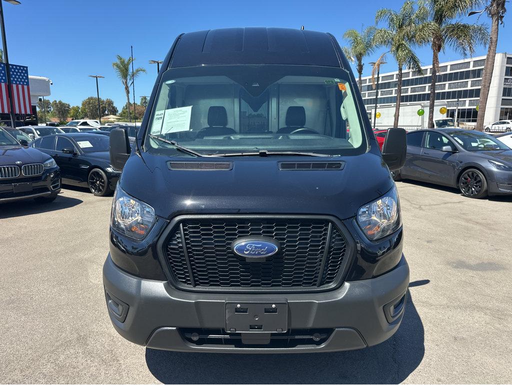 Ford Transit photo 2