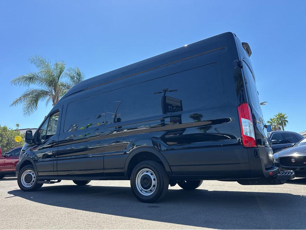 Ford Transit photo 3