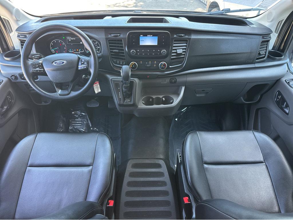 Ford Transit photo 4