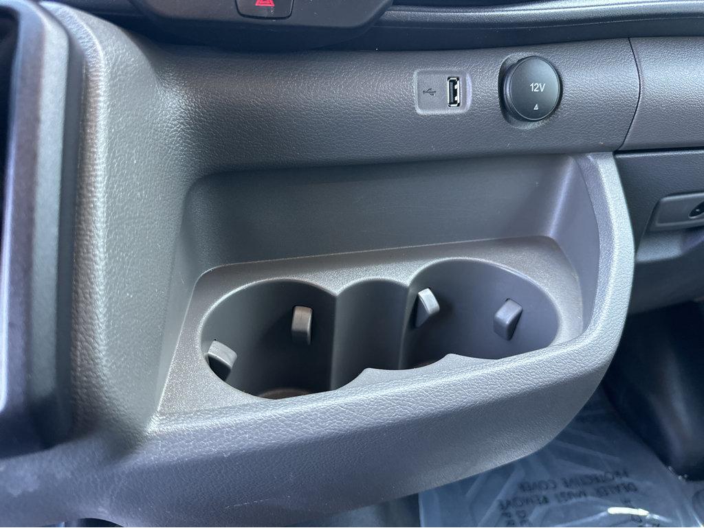 Ford Transit photo 26
