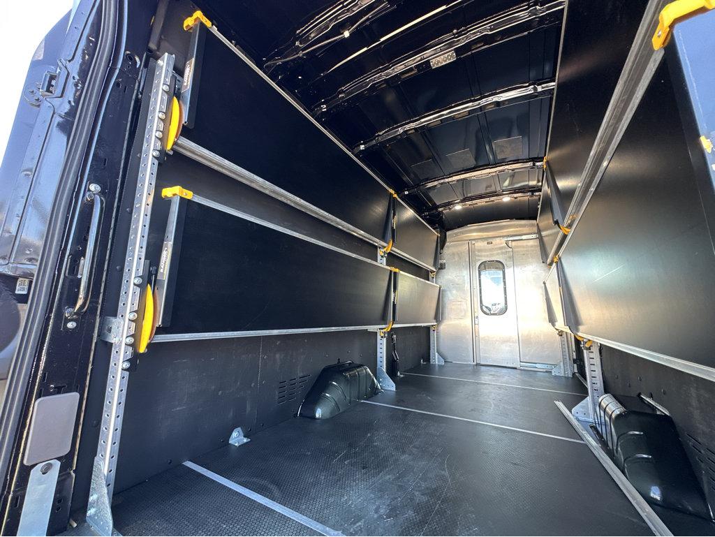 Ford Transit photo 35